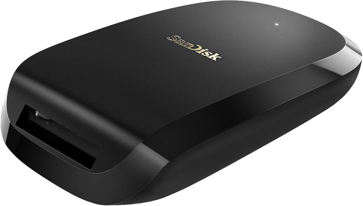 Extreme PRO CFexpress card reader – angled view of the card reader