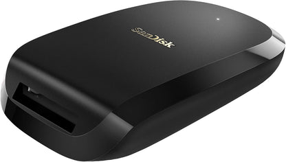 Extreme PRO CFexpress card reader – angled view of the card reader