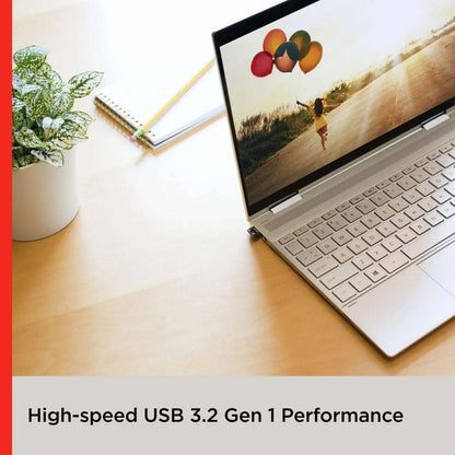 Ultra Fit USB 3.2 flash drive – laptop on a desk, USB 3.2 Gen 1 performance callout